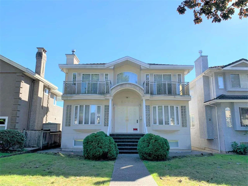3930 Pine Street, Burnaby BC V5G 1Z2