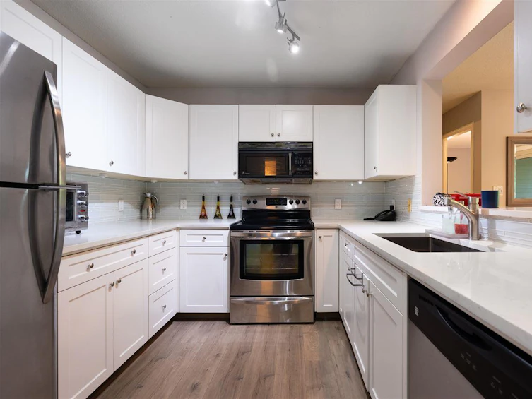306-3970 Linwood Street, Burnaby, BC, V5G 4R5