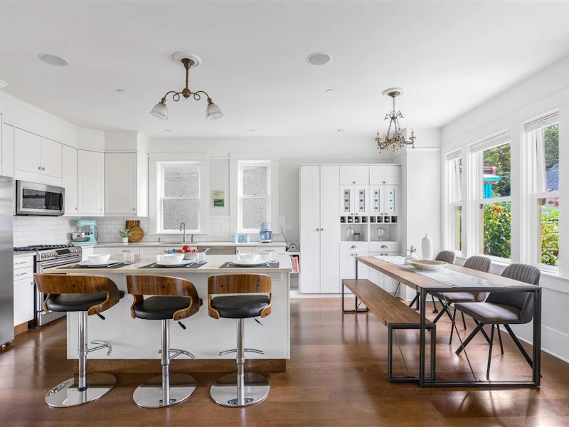 623 Atlantic Street, Vancouver BC V6A 2J9