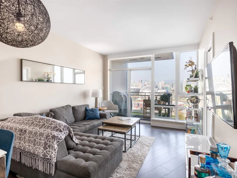 1709 - 1618 Quebec Street, Vancouver BC V6A 0C5