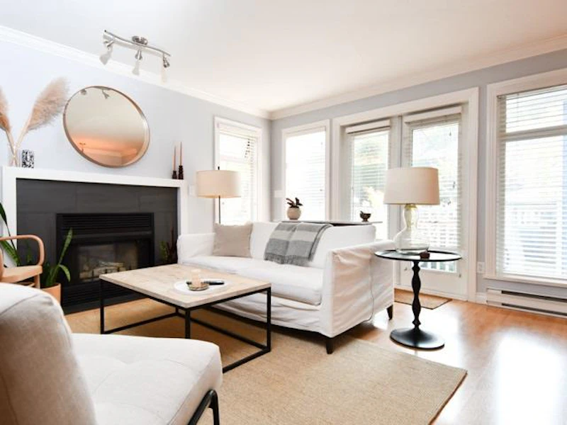 1 - 46 W 12th Avenue, Vancouver BC V5Y 1T5