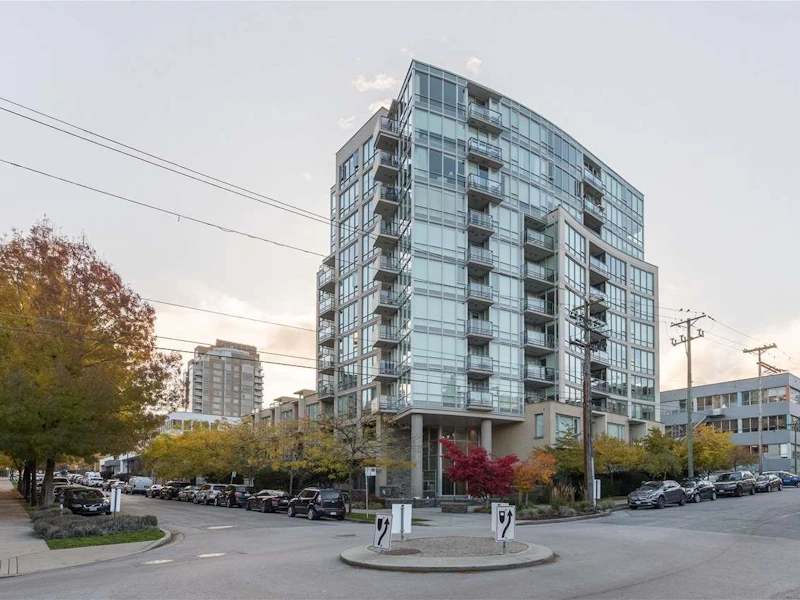 401 - 1690 W 8th Avenue, Vancouver BC V6J 0B1