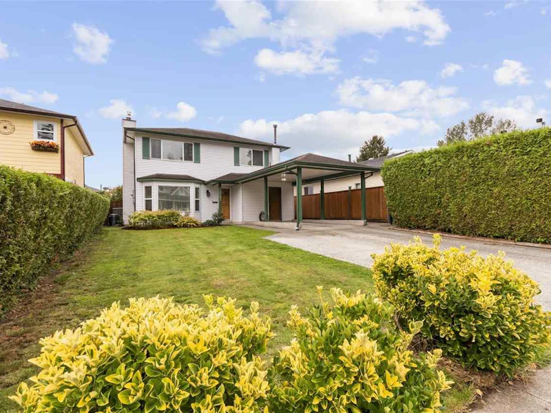 19512 115a Avenue, Pitt Meadows BC V3Y 1R4