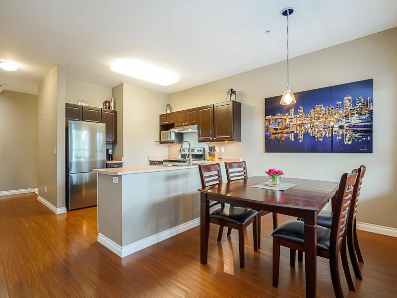 211 - 2109 Rowland Street, Port Coquitlam BC V3C 6J4