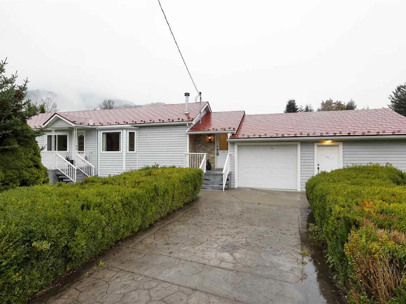 39671 Government Road, Squamish BC V8B 0M8