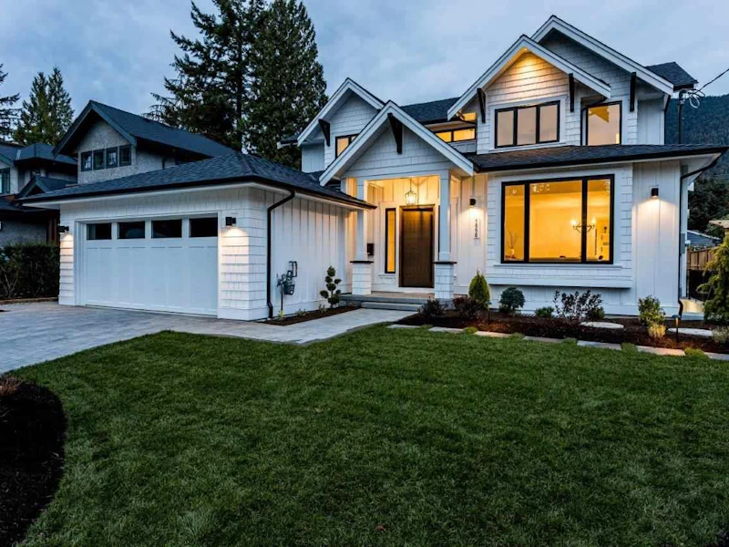 1056 Ruthina Avenue, North Vancouver BC V7R 2E6