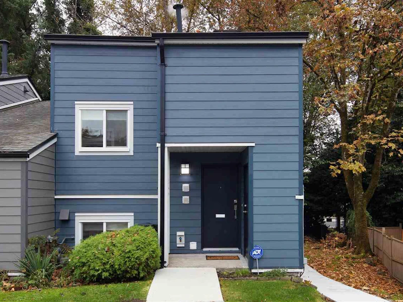 2696 Tretheway Drive, Burnaby BC V5B 4R8