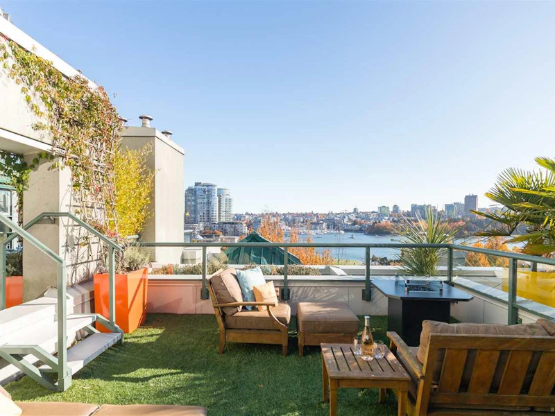 B707 - 1331 Homer Street, Vancouver BC V6B 5M5