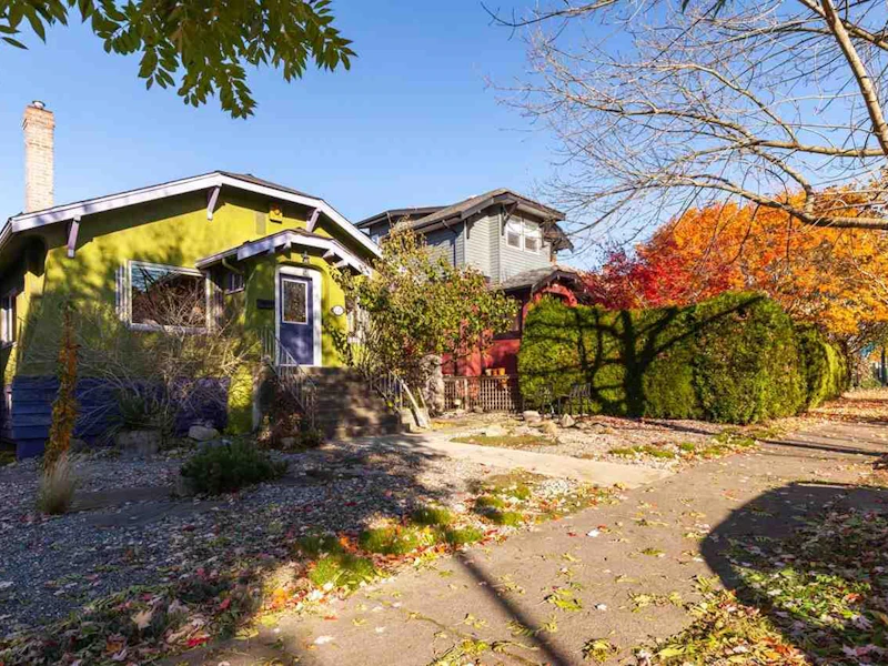 2353 Grant Street, Vancouver BC V5L 2Z8