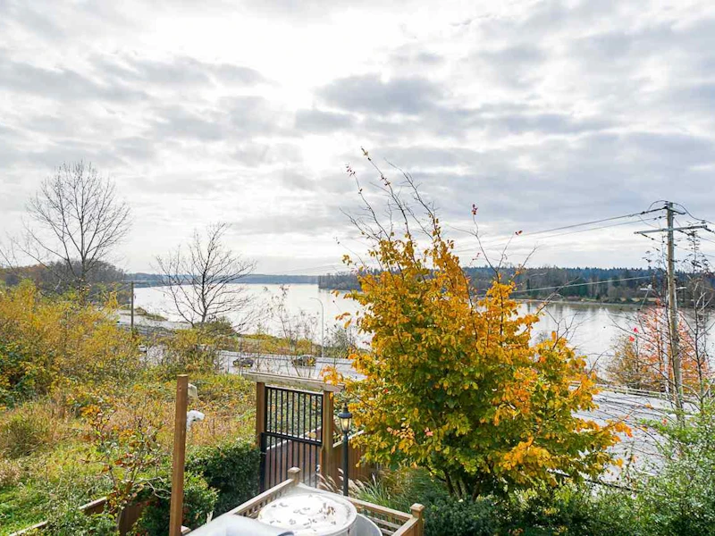 206 - 11566 224th Street, Maple Ridge BC V2X 9C9