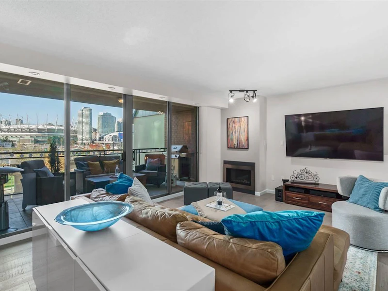 405 - 1088 Quebec Street, Vancouver BC V6A 4H2