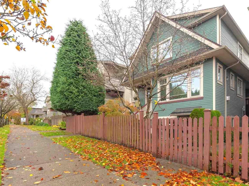 1526 Graveley Street, Vancouver BC V5L 3A6