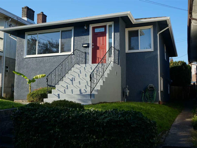 3429 E Georgia Street, Vancouver BC V5K 2L6