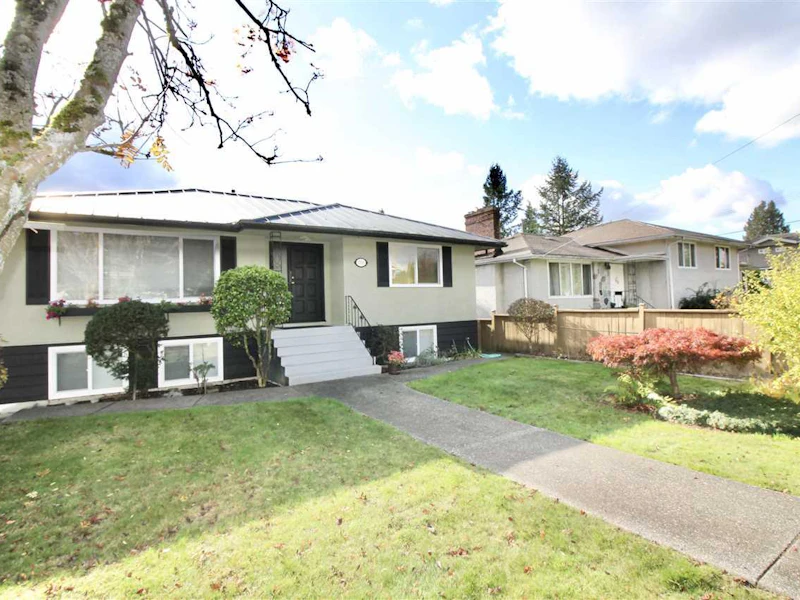 7116 Kitchener Street, Burnaby BC V5A 1L3
