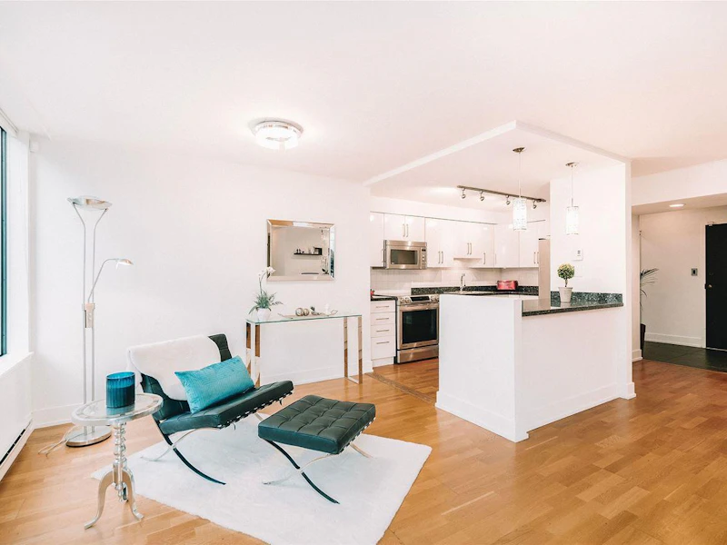 203 - 1860 Robson Street, Vancouver BC V6G 3C1