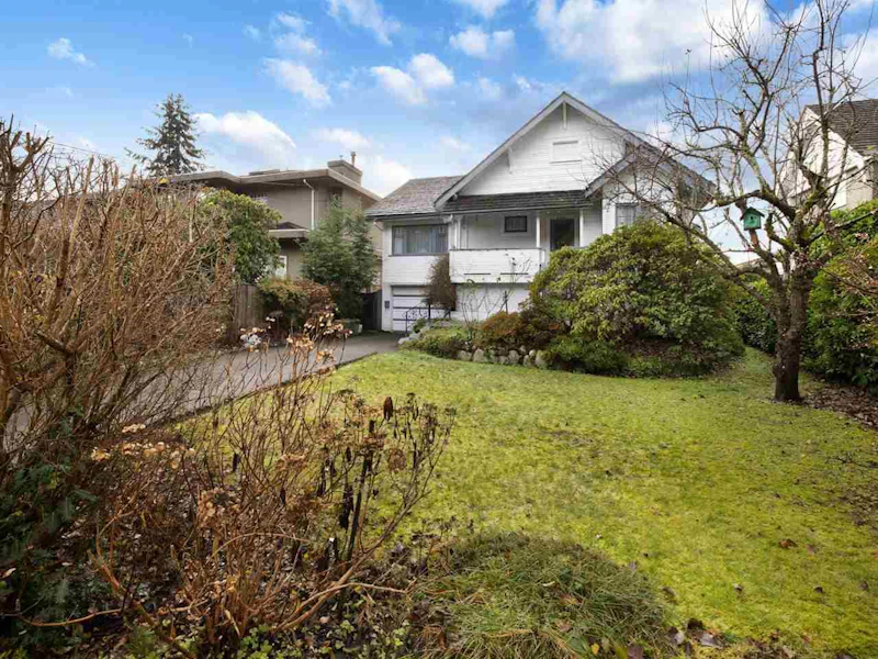2342 Kings Avenue, West Vancouver BC V7V 2C4