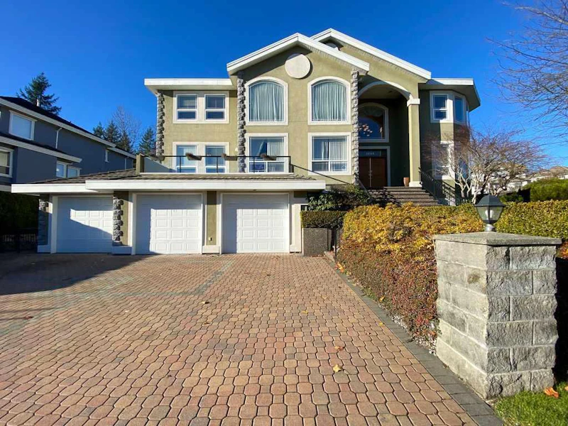 3098 Plateau Boulevard, Coquitlam BC V3E 2W7