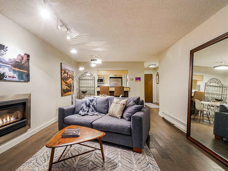 107 - 1935 W 1st Avenue, Vancouver BC V6J 1G7