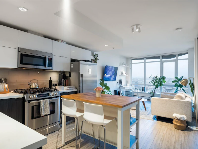2005 - 1775 Quebec Street, Vancouver BC V5T 2Z6