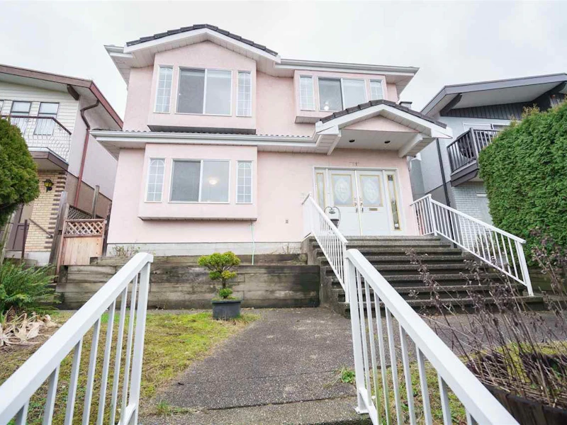 5812 Dumfries Street, Vancouver BC V5P 3A8