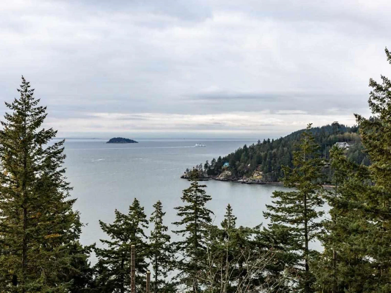 211 Highland Trail, Bowen Island BC V0N 1G1