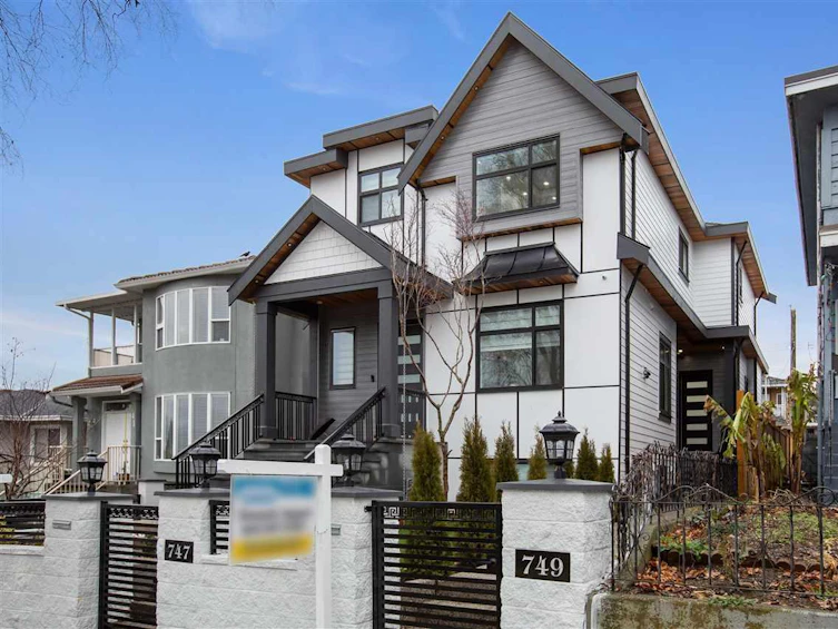 749 East 60th Avenue, Vancouver, BC, V5X 2A5