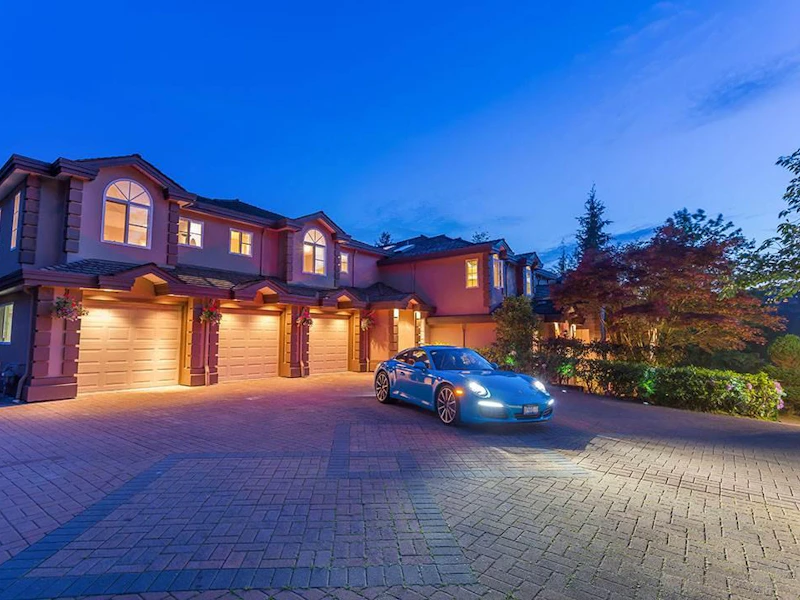 220 Alpine Drive, Port Moody BC V3H 4Z2