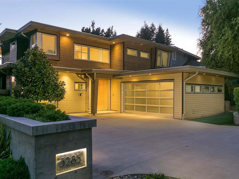 3285 Colwood Drive, North Vancouver BC V7R 2R5