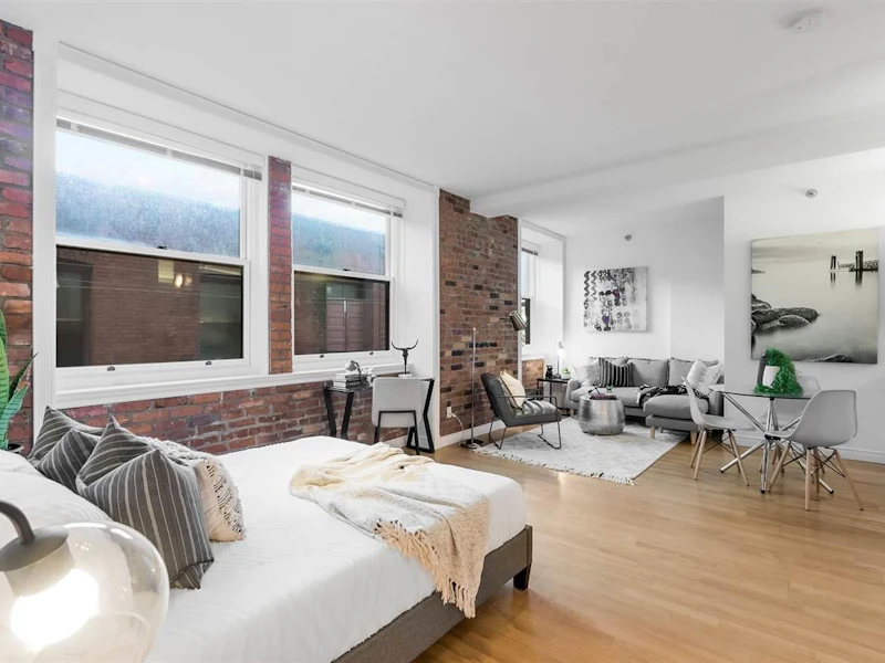 402 - 233 Abbott Street, Vancouver BC V6B 2K7