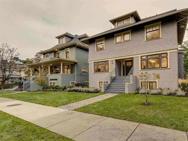 2858 Yukon Street, Vancouver, BC, V5Y 3R2