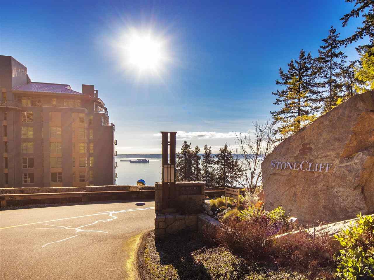 302-3335 Cypress Place, West Vancouver, BC, V7S 3J8