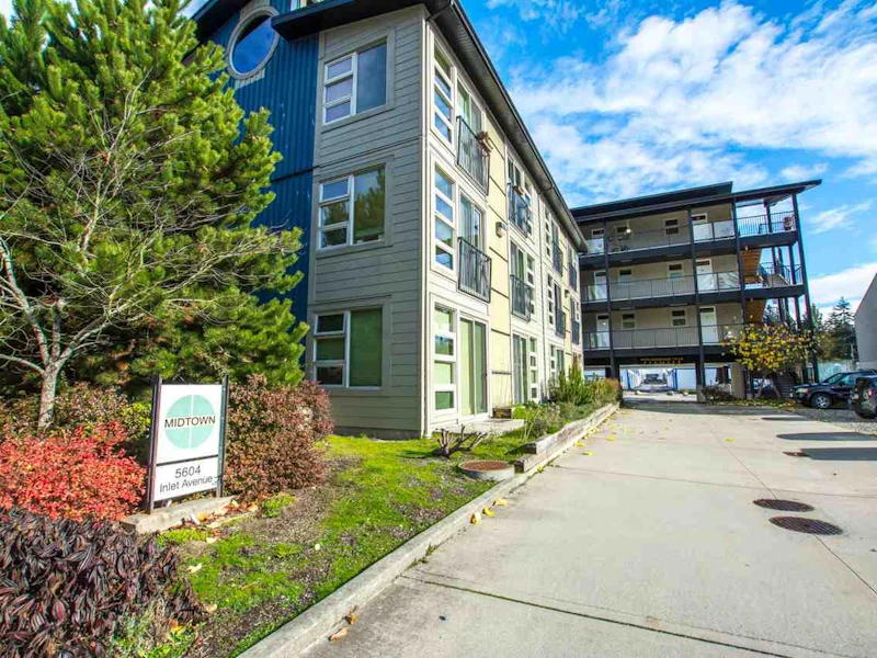 104 - 5604 Inlet Avenue, Sechelt BC