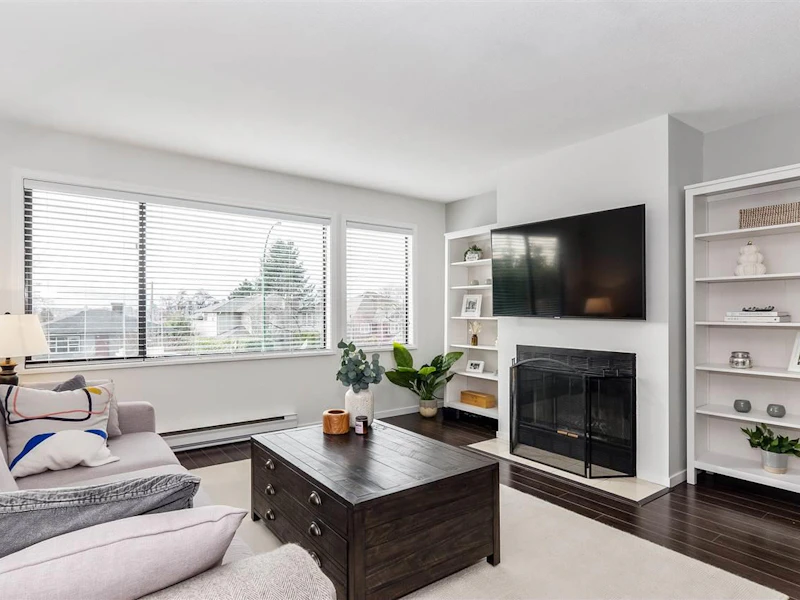 2 - 348 E 6th Street, North Vancouver BC