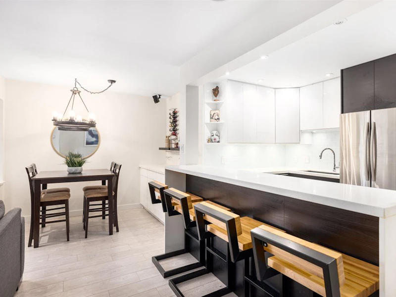 106 - 1870 W 6th Avenue, Vancouver BC V6J 1R6