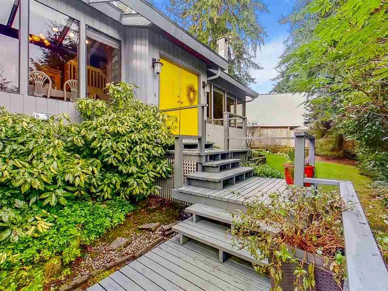 880 Washington Drive, Port Moody BC V3H 3K8