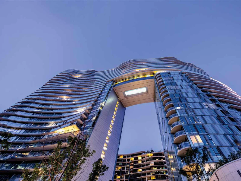 586 - 87 Nelson Street, Vancouver BC
