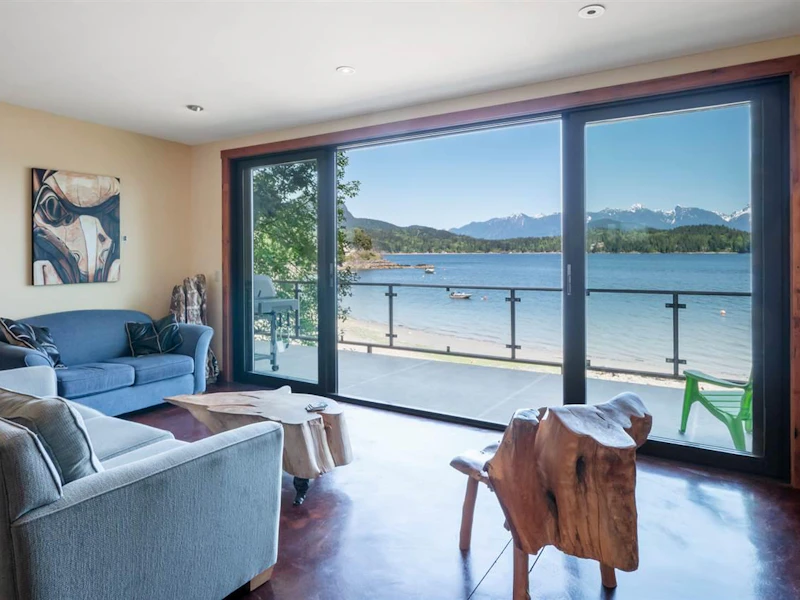 1512 Tideview Road, Gibsons BC