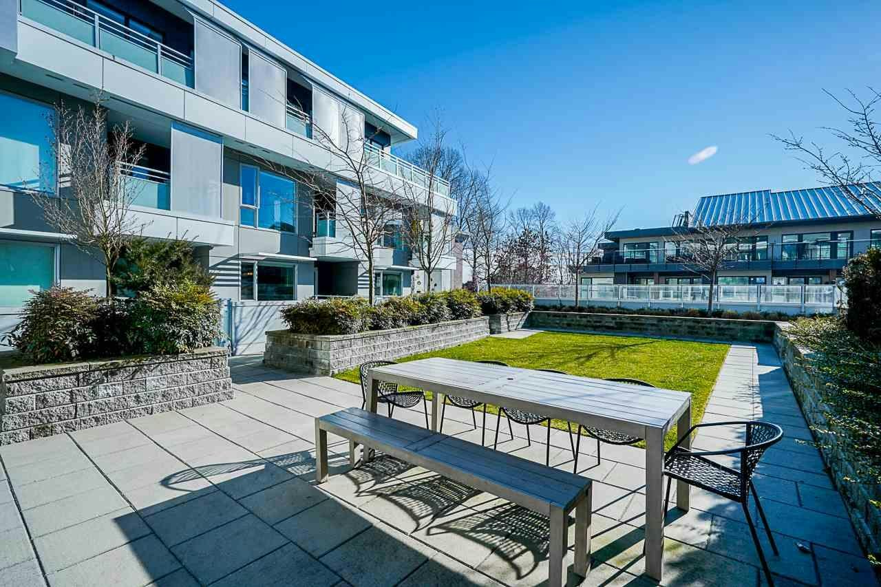 202-1061 Marine Drive, North Vancouver, BC, V7P 1S6