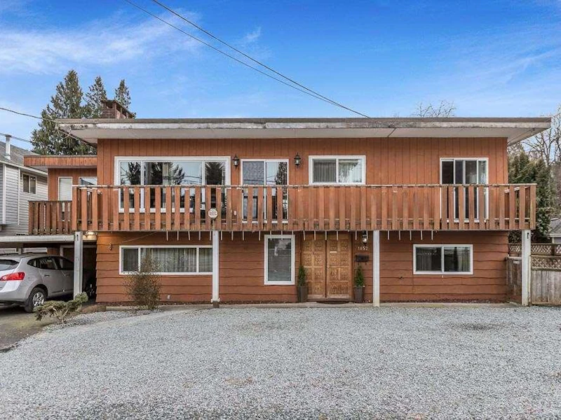 1852 Coquitlam Avenue, Port Coquitlam BC V3B 1H7