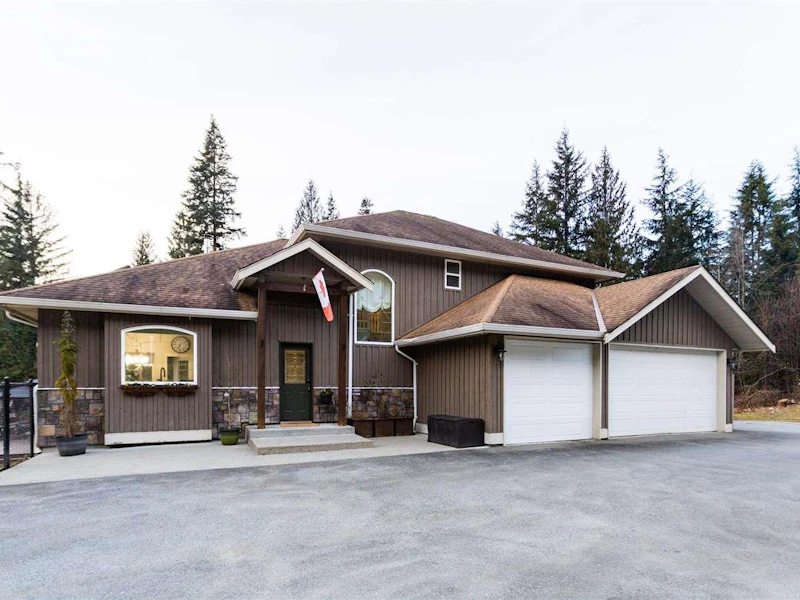 11933 272nd Street, Maple Ridge BC V2W 1Y9