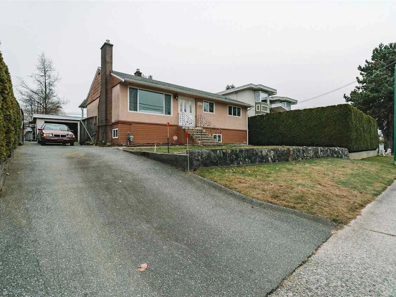 8636 Armstrong Avenue, Burnaby BC V3N 2H6