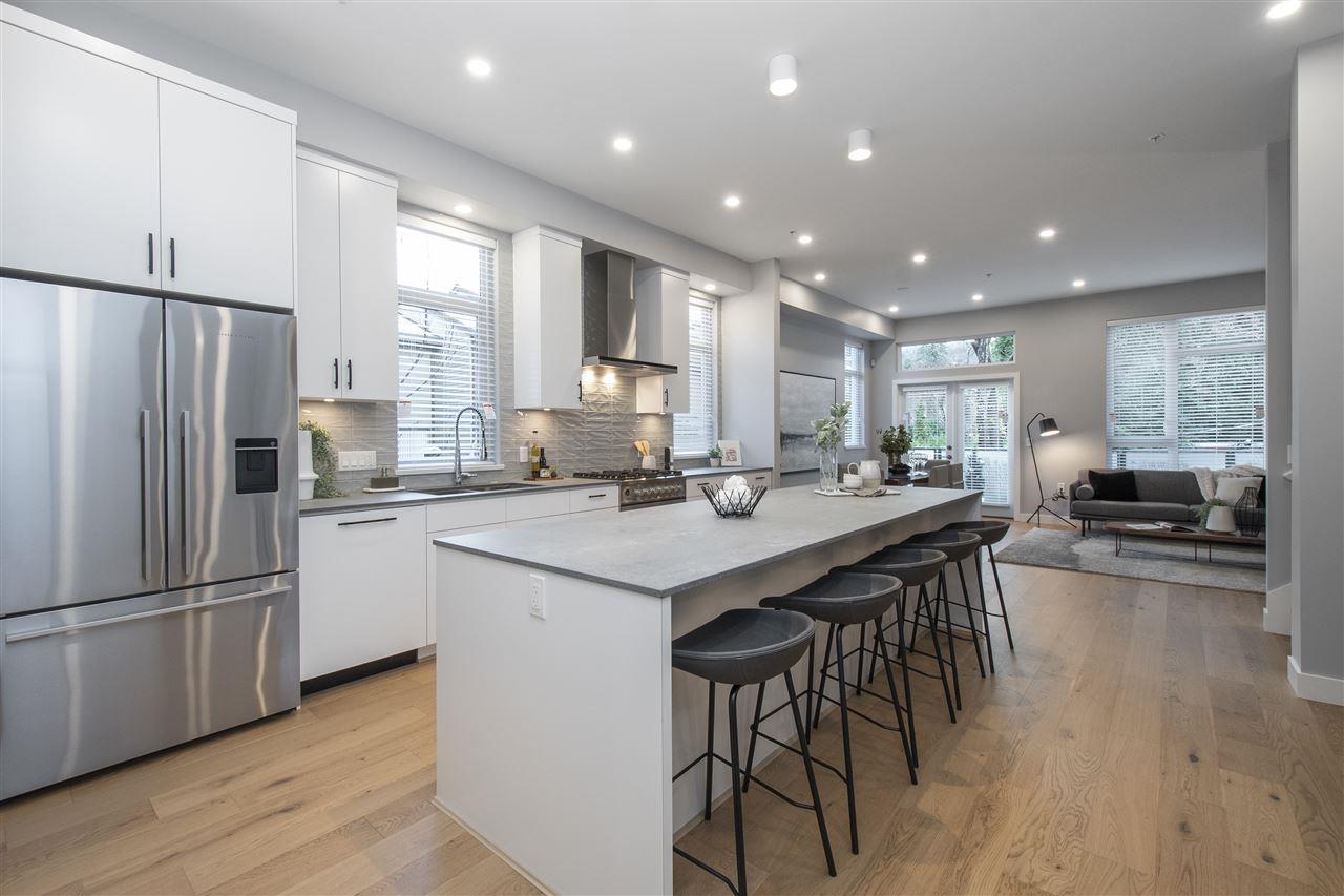 4676 Capilano Road, North Vancouver, BC, V7R 4K3