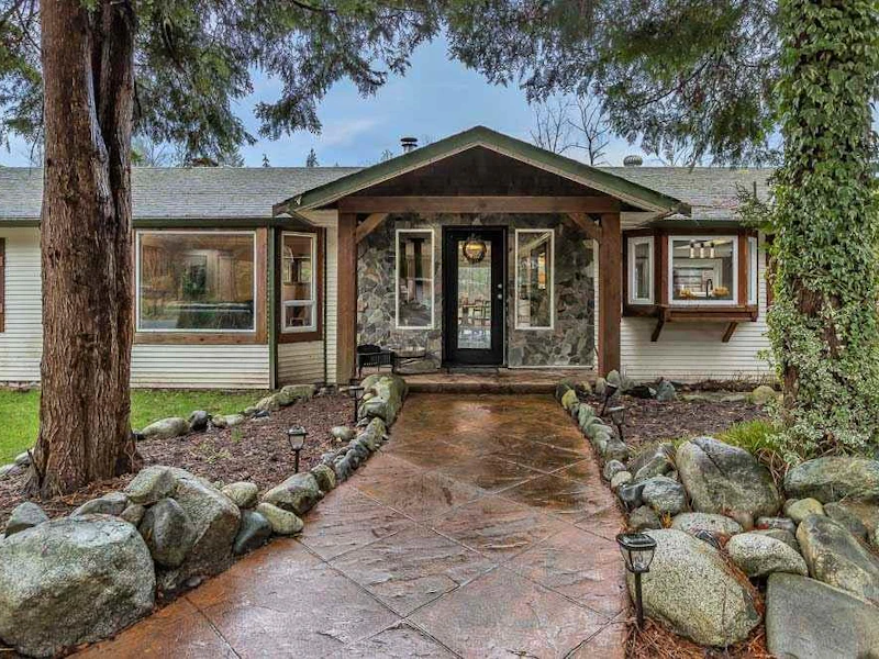 12138 252nd Street, Maple Ridge BC V4R 1G2