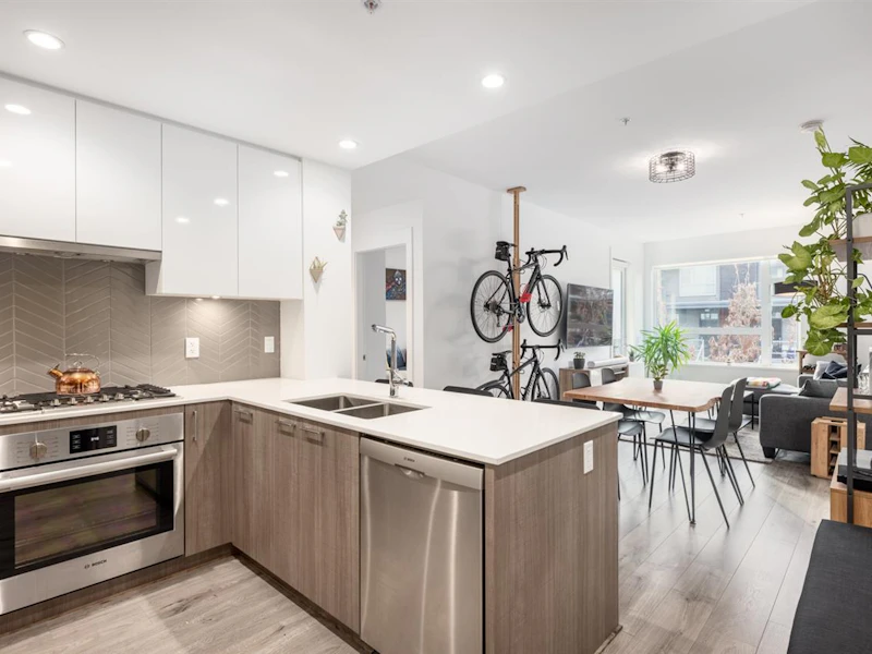 106 - 715 W 15th Street, North Vancouver BC
