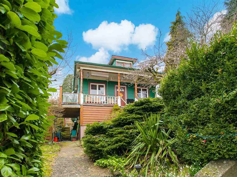 401 Garrett Street, New Westminster BC V3L 3S1