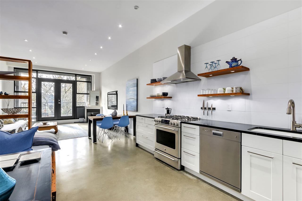 18-2156 West 12th Avenue, Vancouver, BC, V6K 2N2