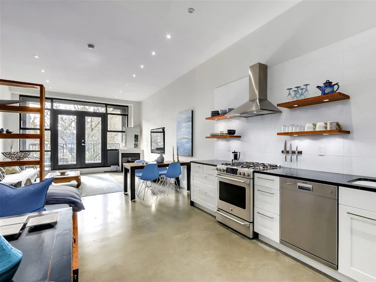 18-2156 West 12th Avenue, Vancouver, BC, V6K 2N2