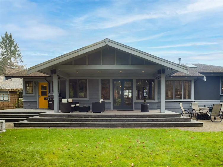 1540 East 27th Street, North Vancouver, BC, V7J 1S8