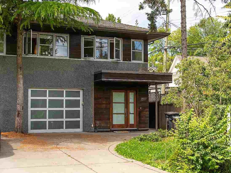 2837 St. George Street, Vancouver BC V5T 3R8