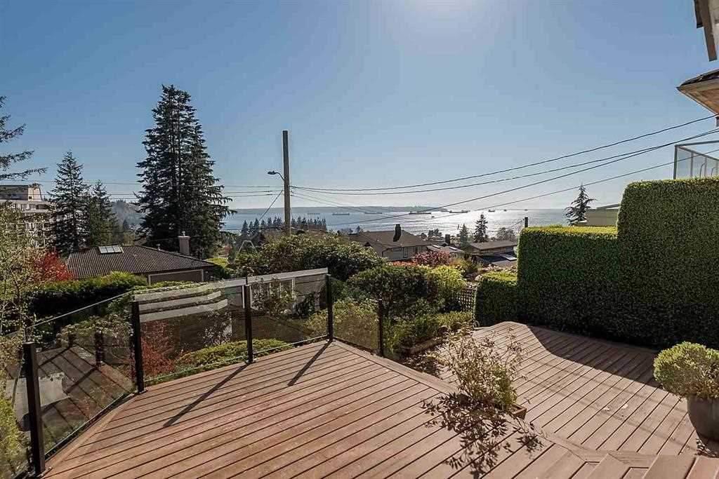 1027 Clyde Avenue, West Vancouver, BC, V7T 1E3